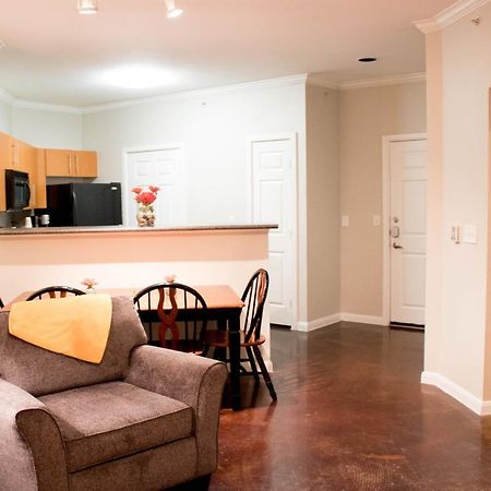 Downtown Dallas Beautiful Poolside Apartment Ngoại thất bức ảnh