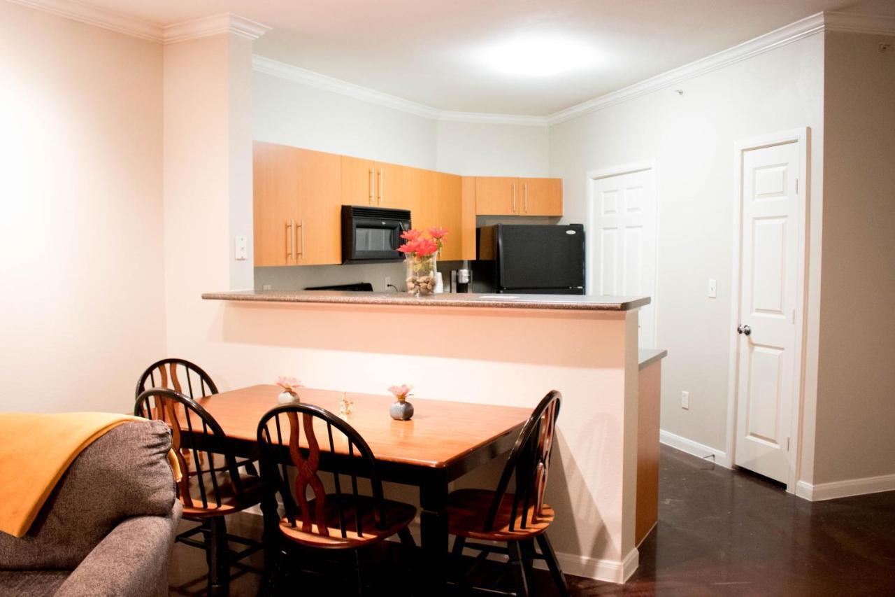 Downtown Dallas Beautiful Poolside Apartment Ngoại thất bức ảnh